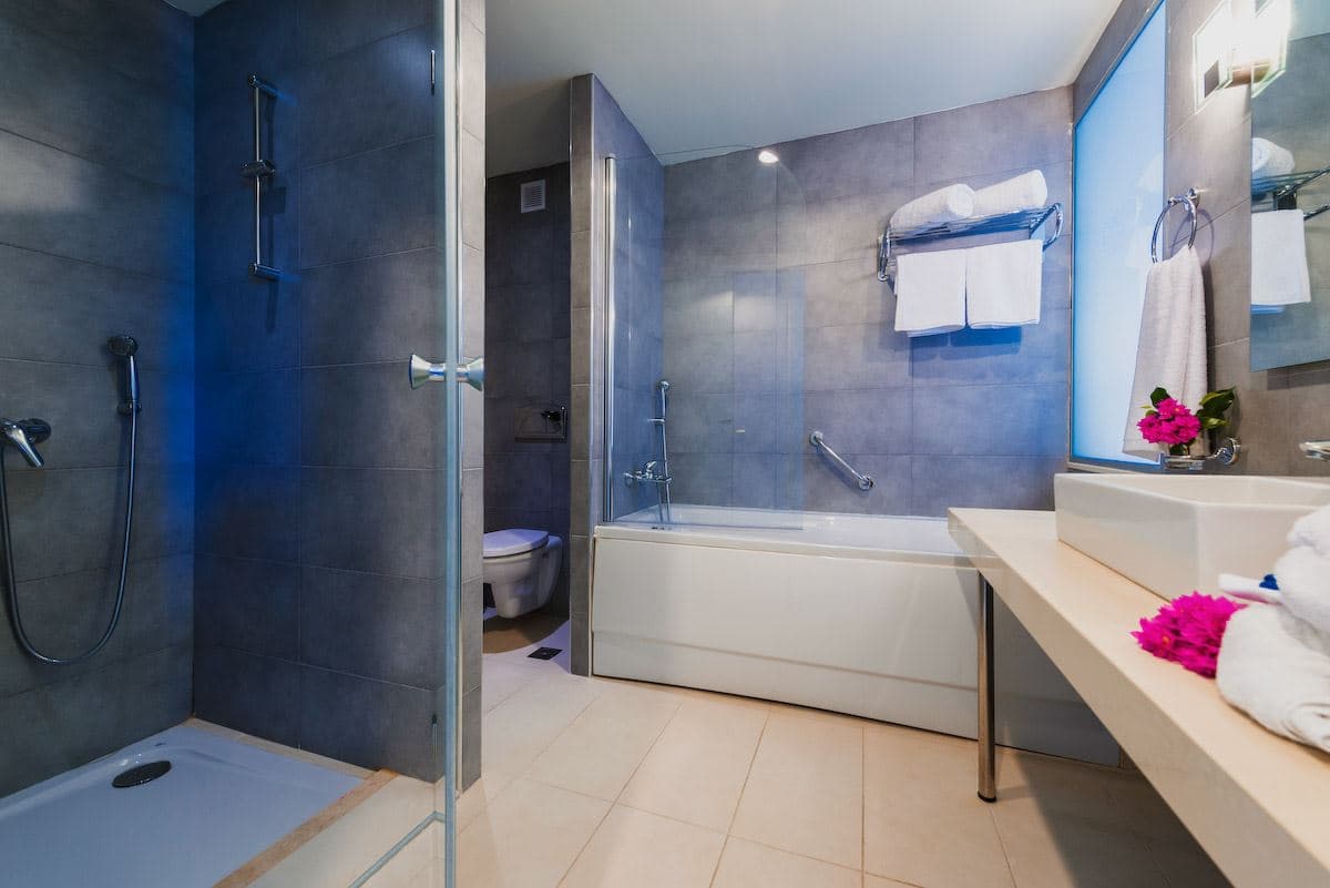 rooms-junior-suite-pool-view-terrace