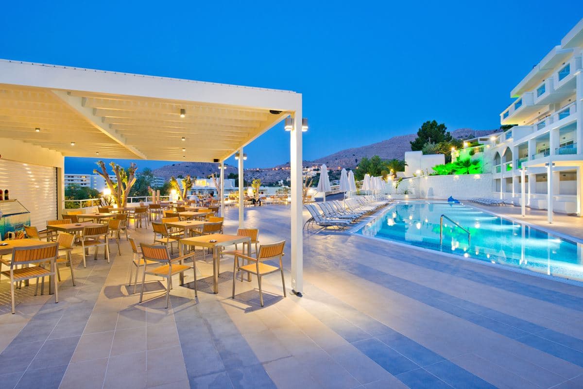 bars-snack-bar-white