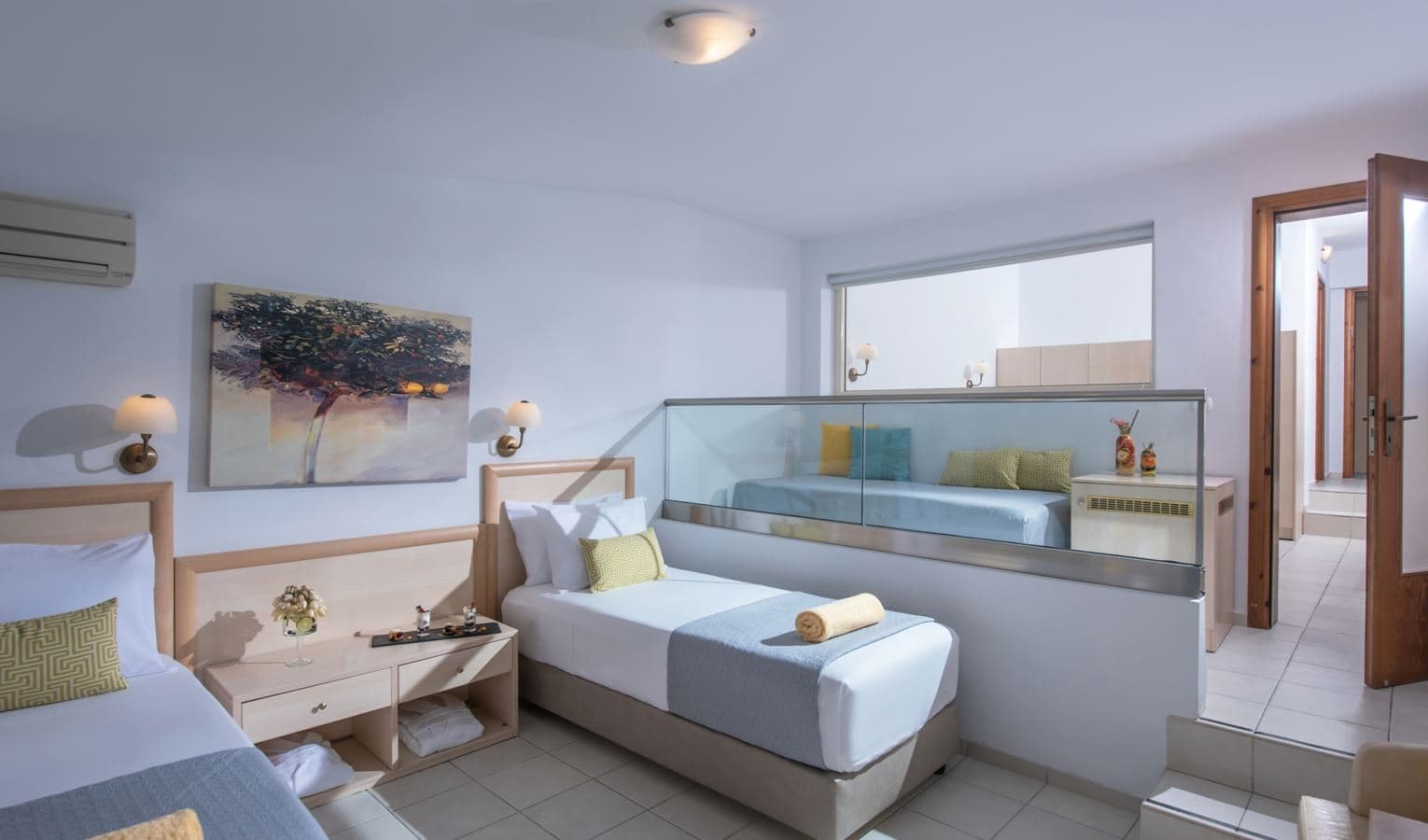 rooms-family-suite--2-bedrooms--sea-view-main-building-outdoor-jacuzzi