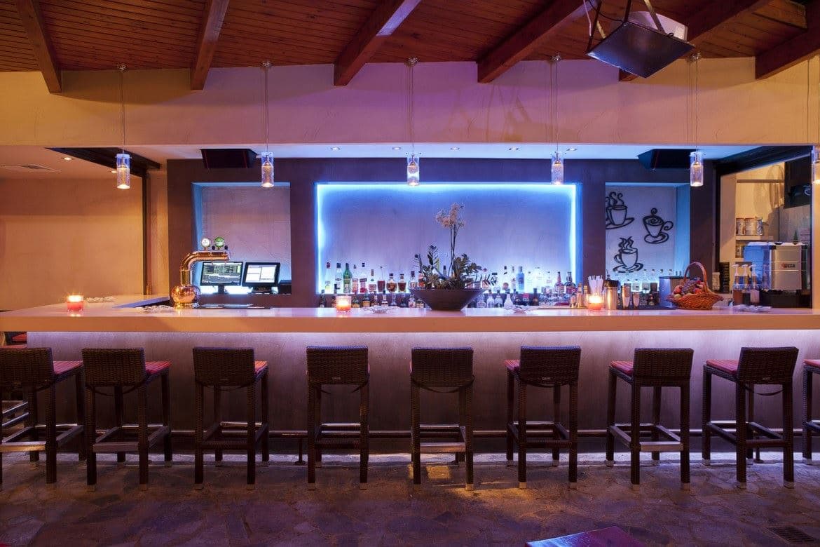 bars-main-bar