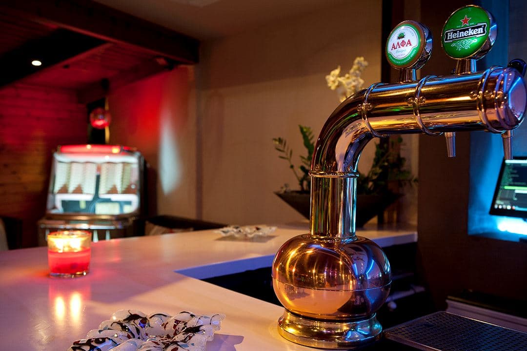 bars-main-bar