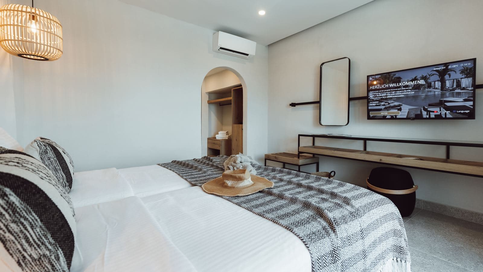 rooms-room-superior-double-sea-view