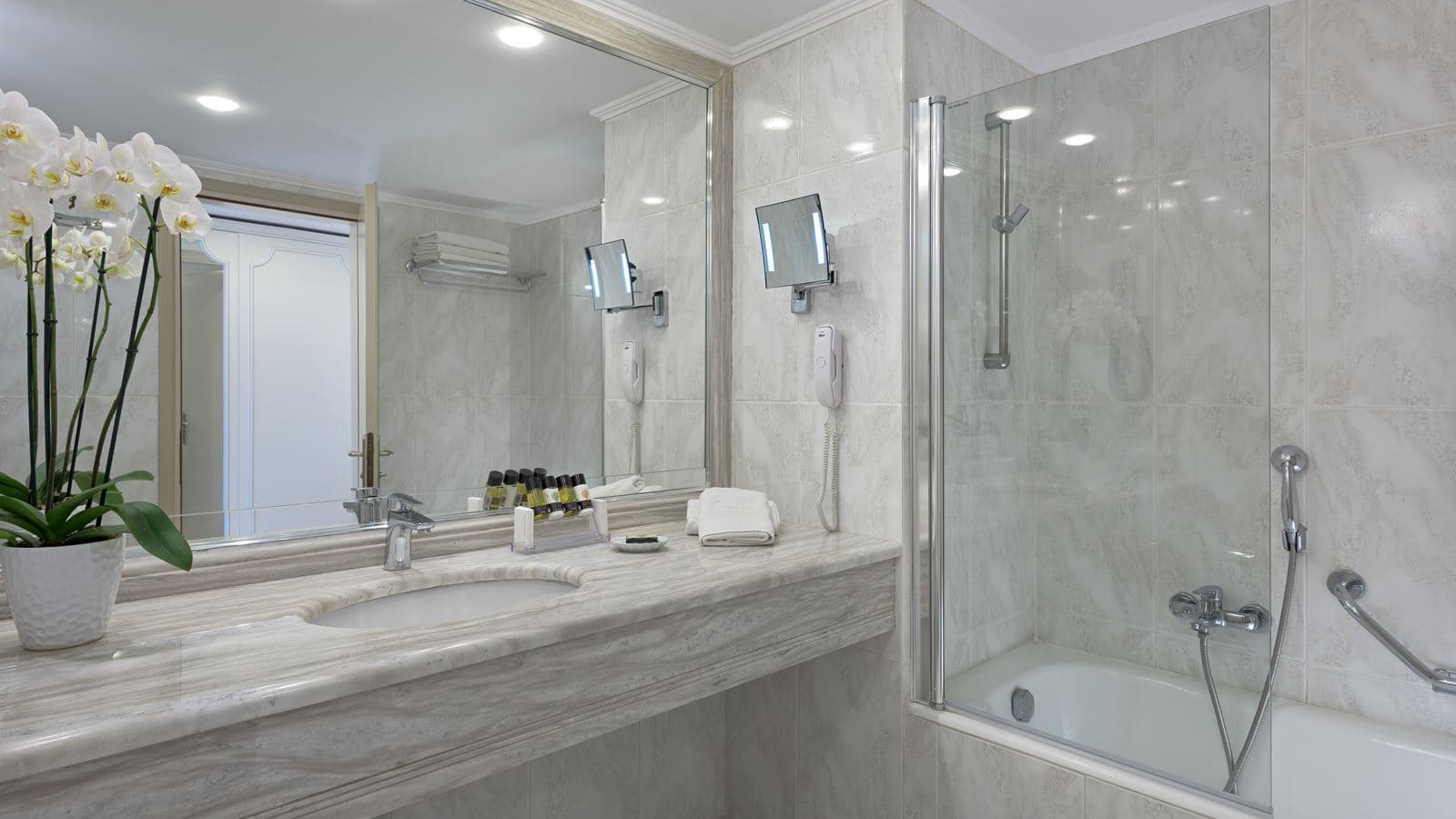 rooms-superior-room-sea-view