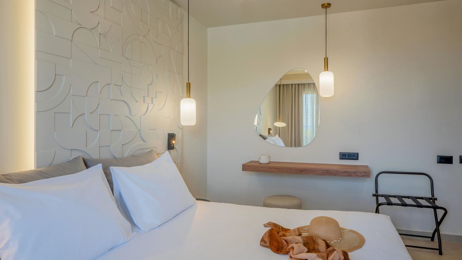 rooms-superior-side-sea-view