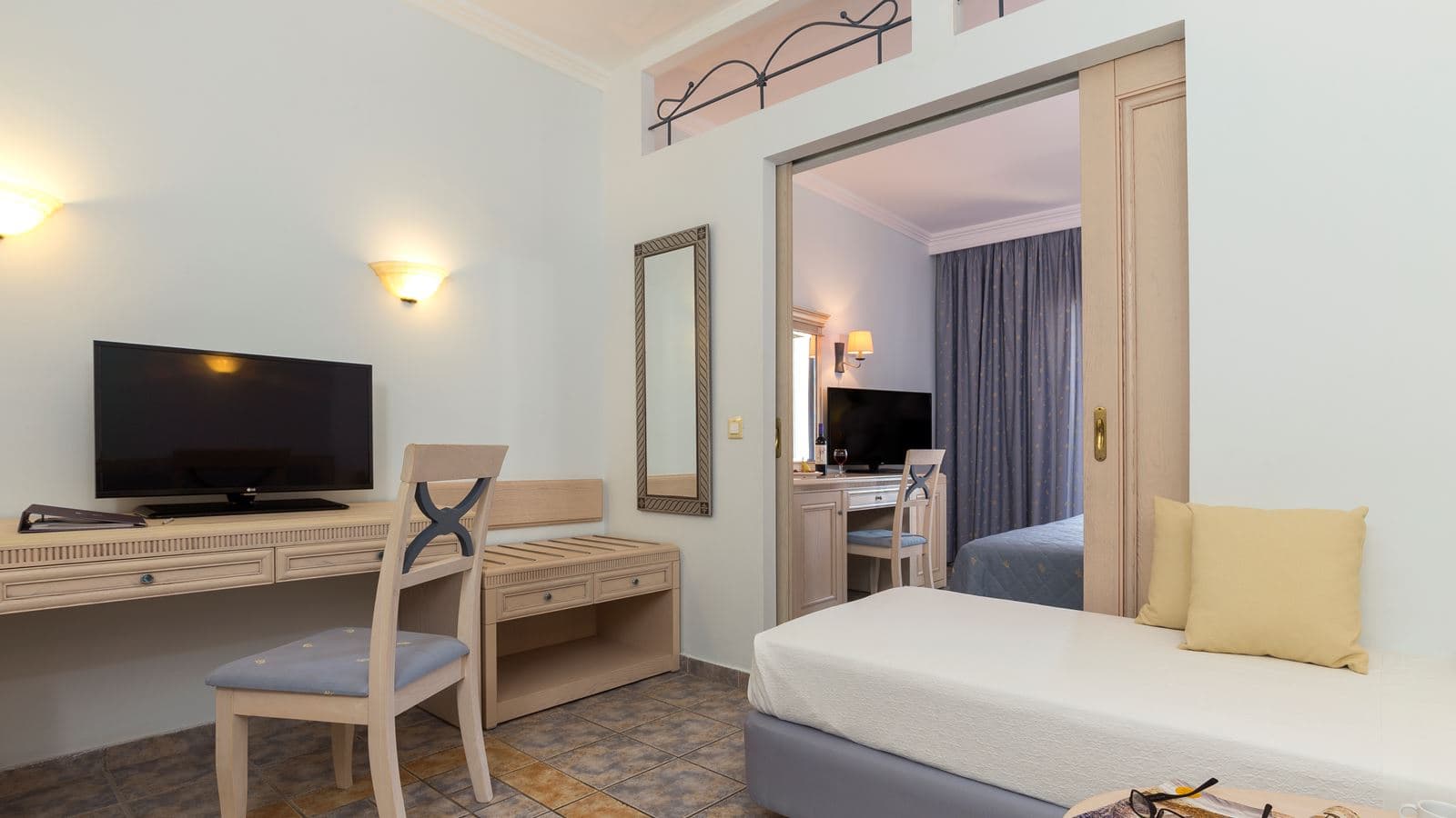 rooms-family-room