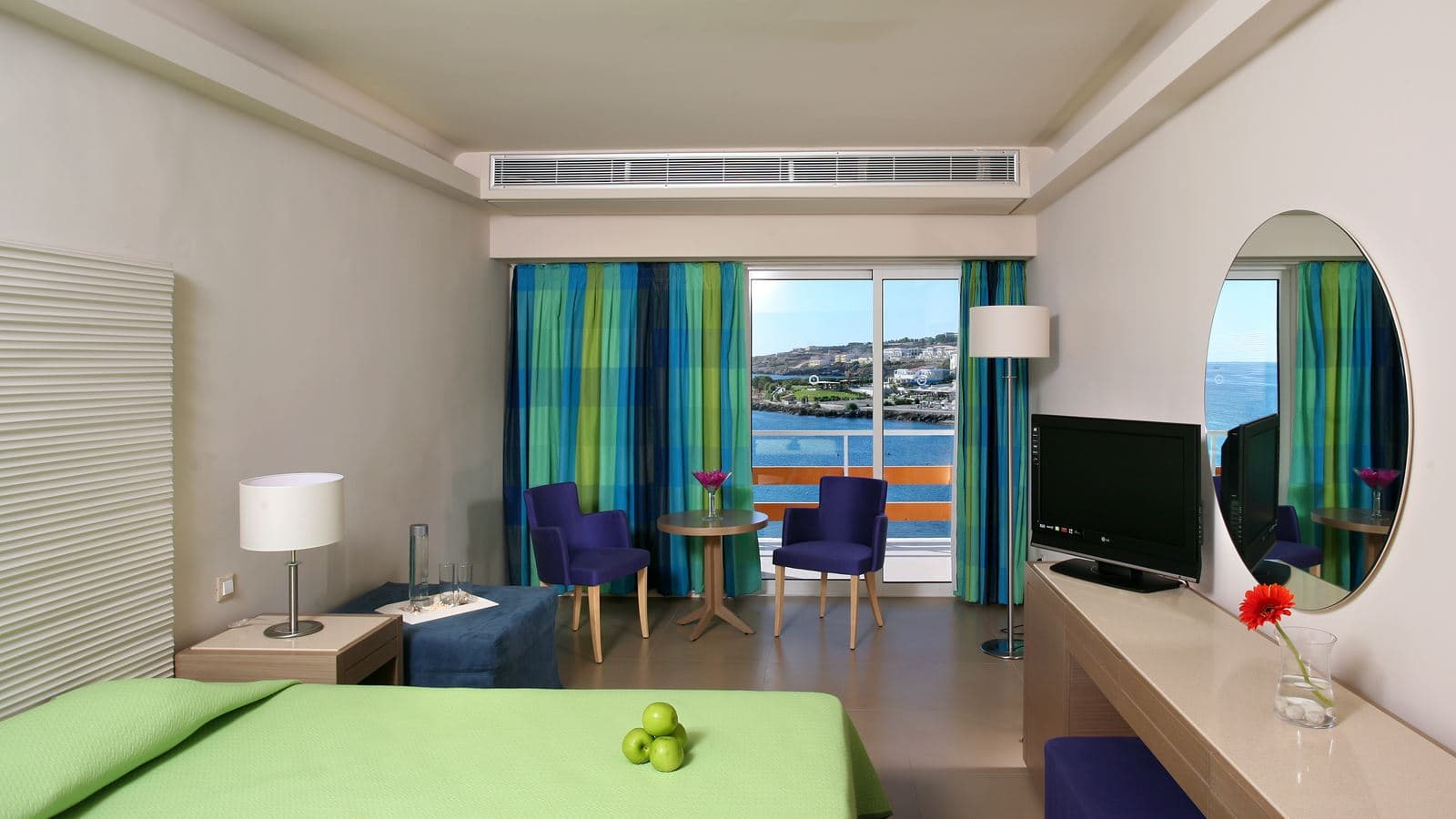 rooms-standard-side-sea-view-with-balcony