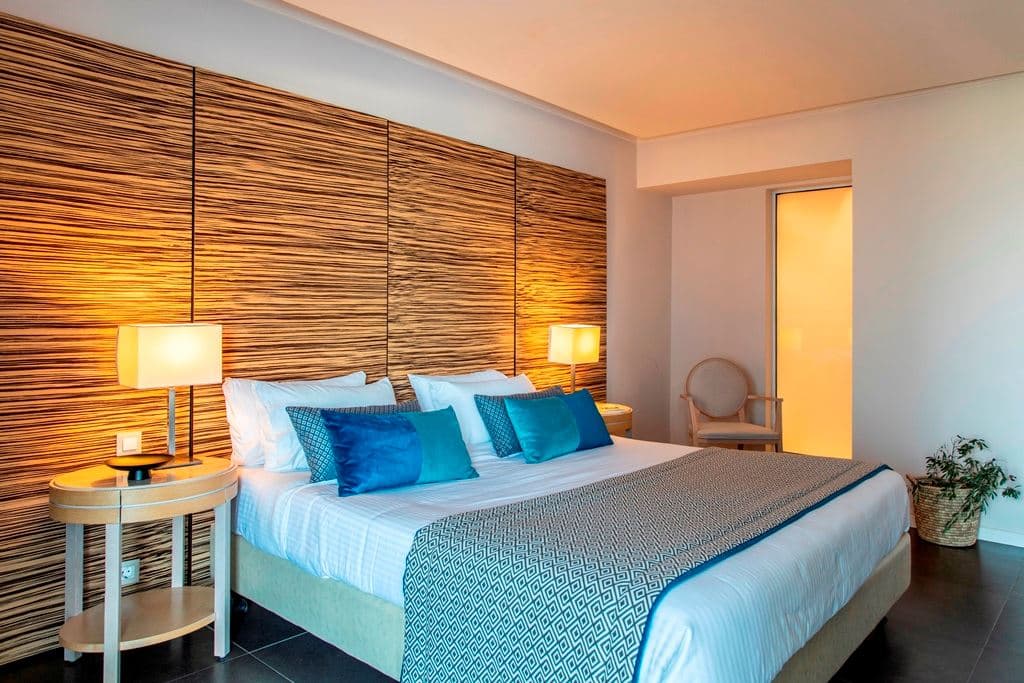 rooms-executive-suite-with-balcony