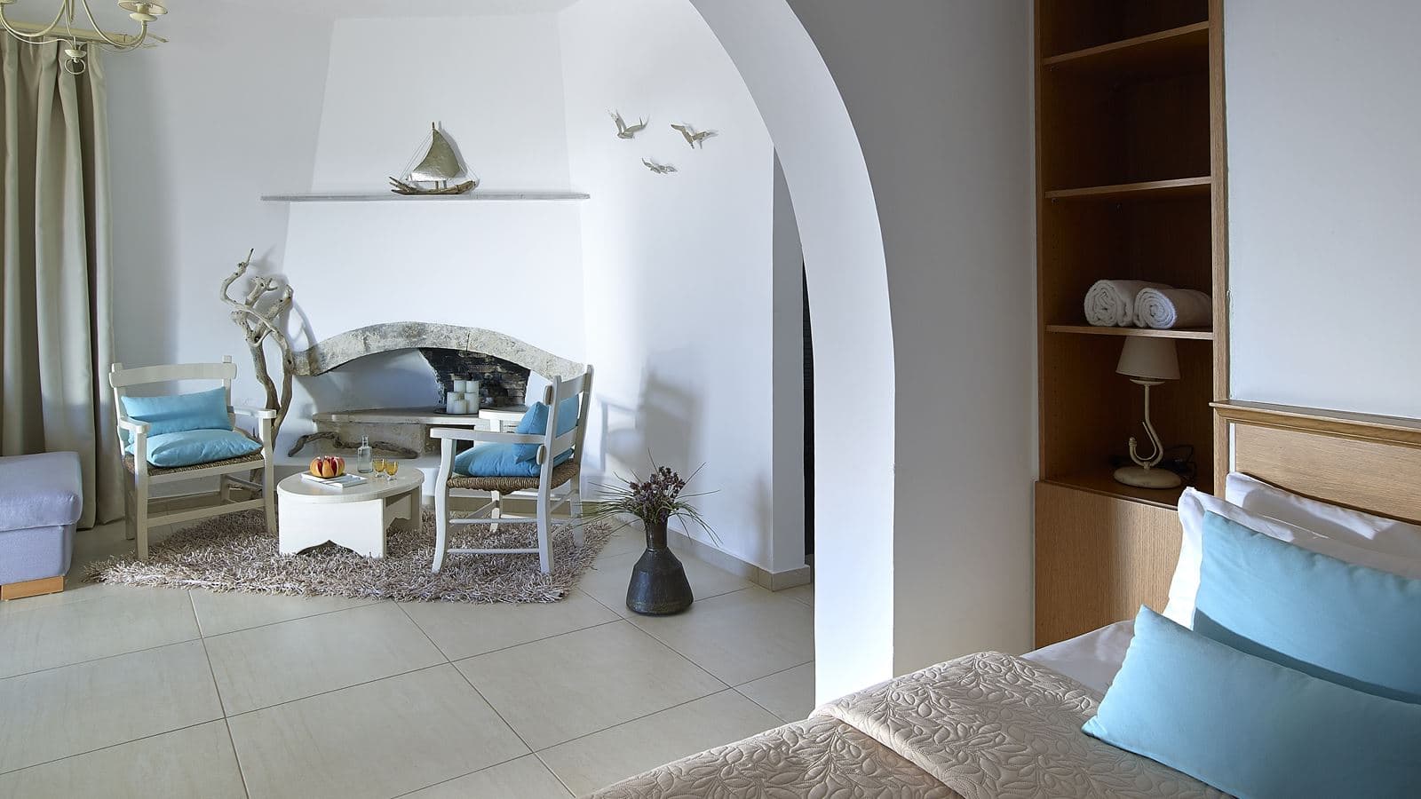 rooms-suite-land-view
