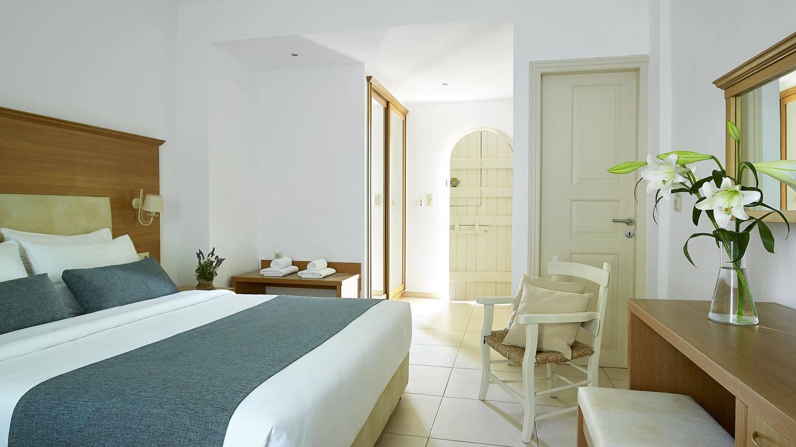 rooms-deluxe-double-room-garden-view