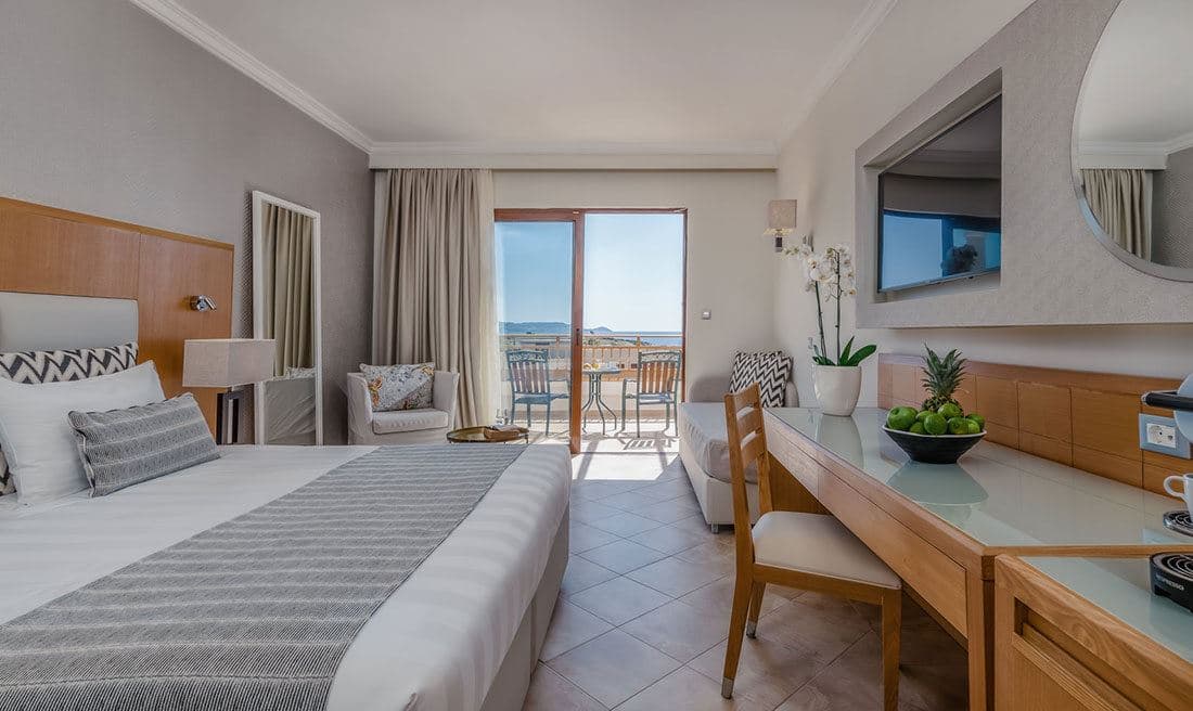 rooms-superior-single-sv-with-balcony-or-terrace