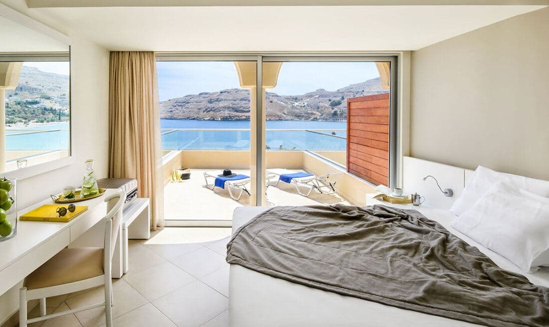 rooms-deluxe-double-beach-view