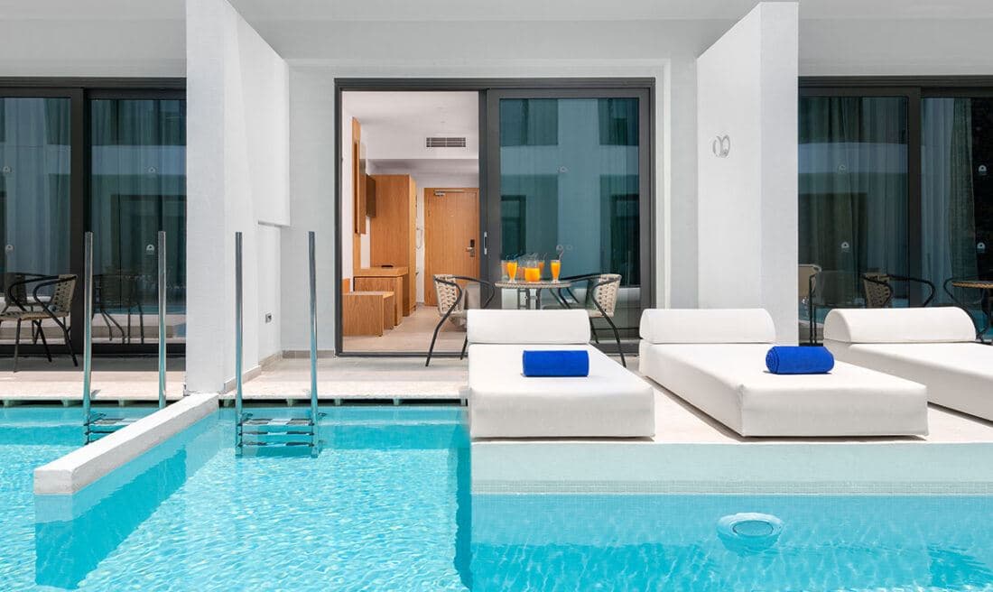 rooms-deluxe-double-garden-view-swim-up