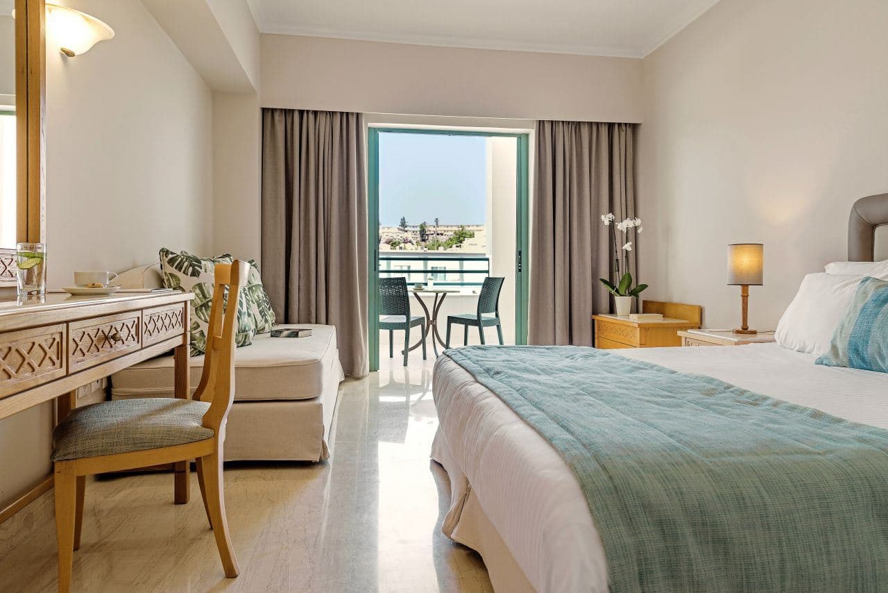 rooms-twin-land-view
