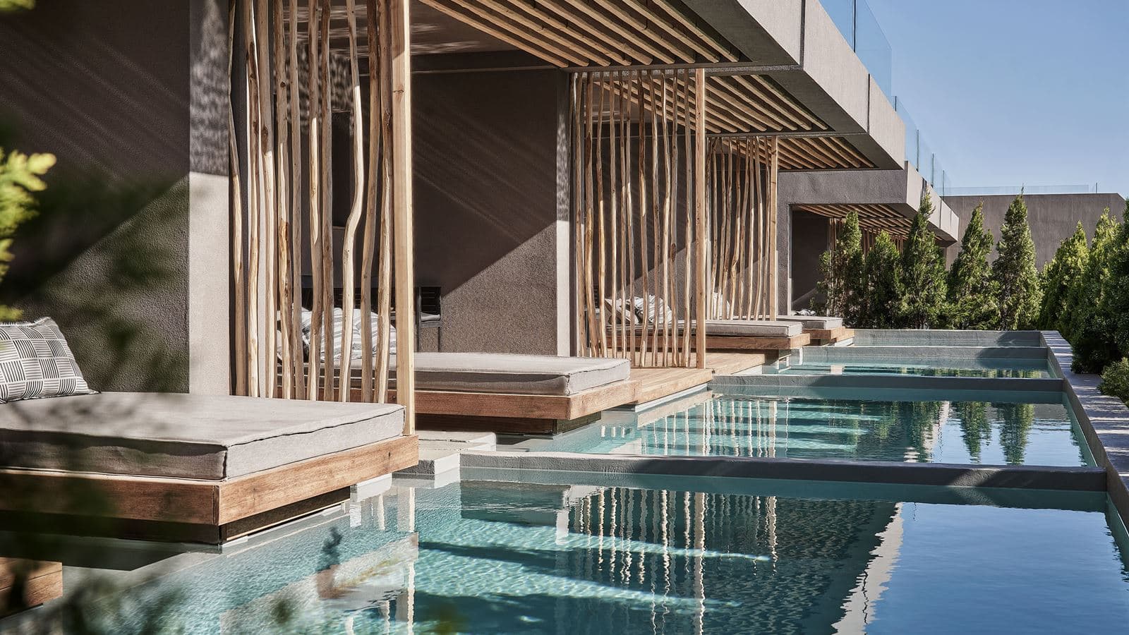 rooms-comfort-room-independent-pool