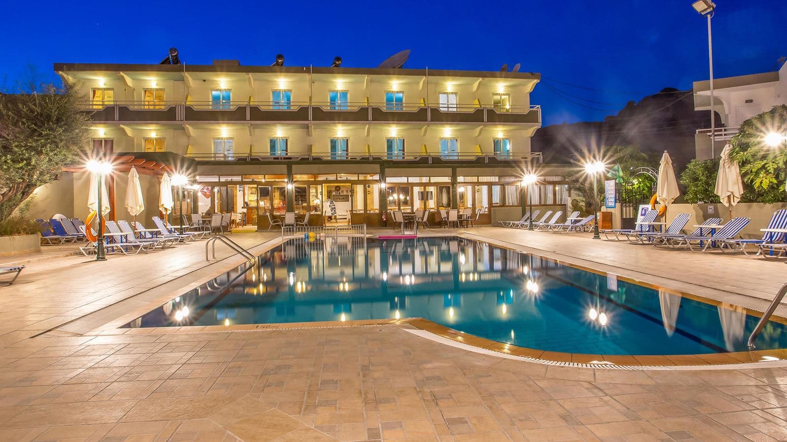 pools-outdoor-pool