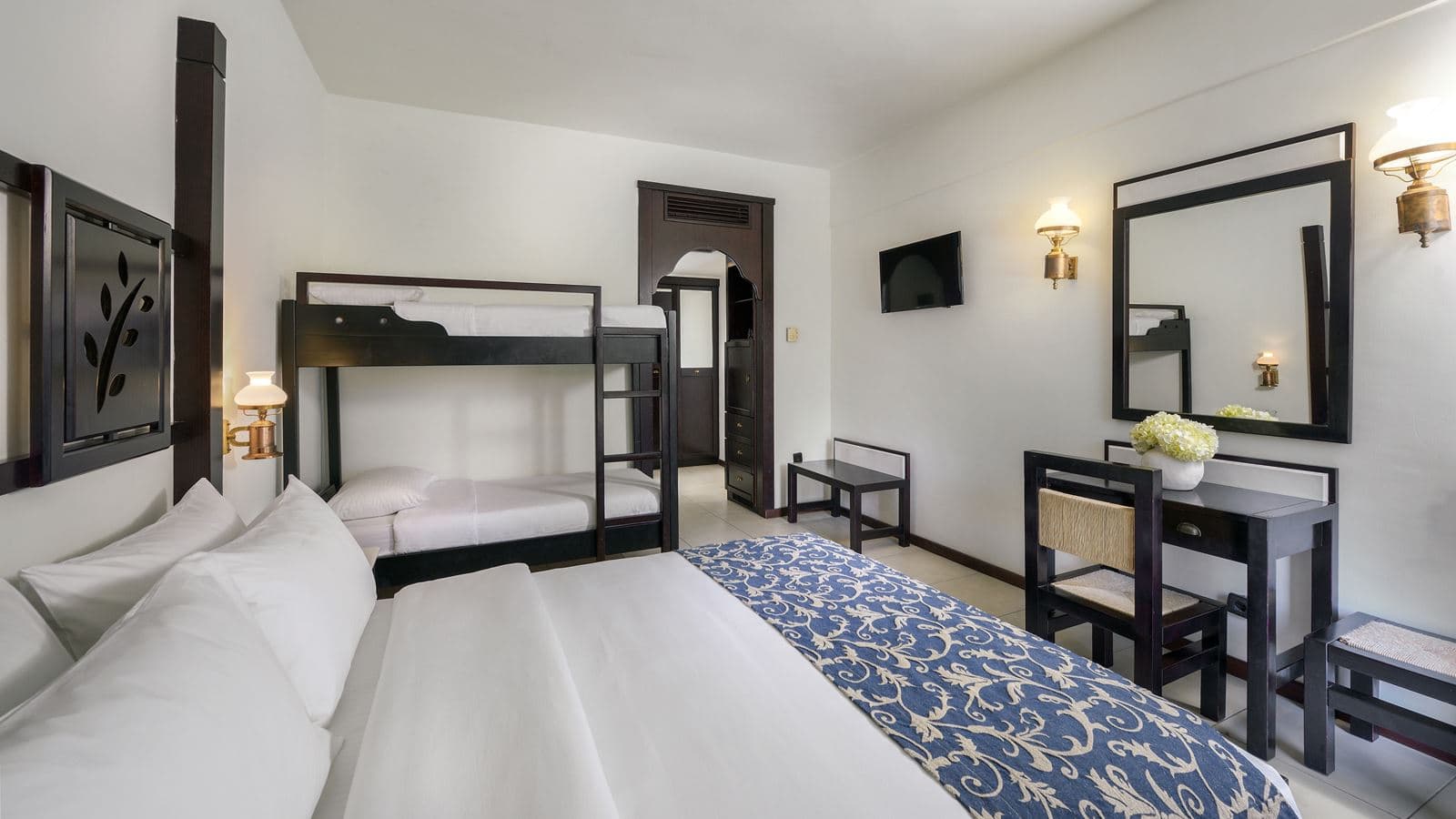 rooms-family-room