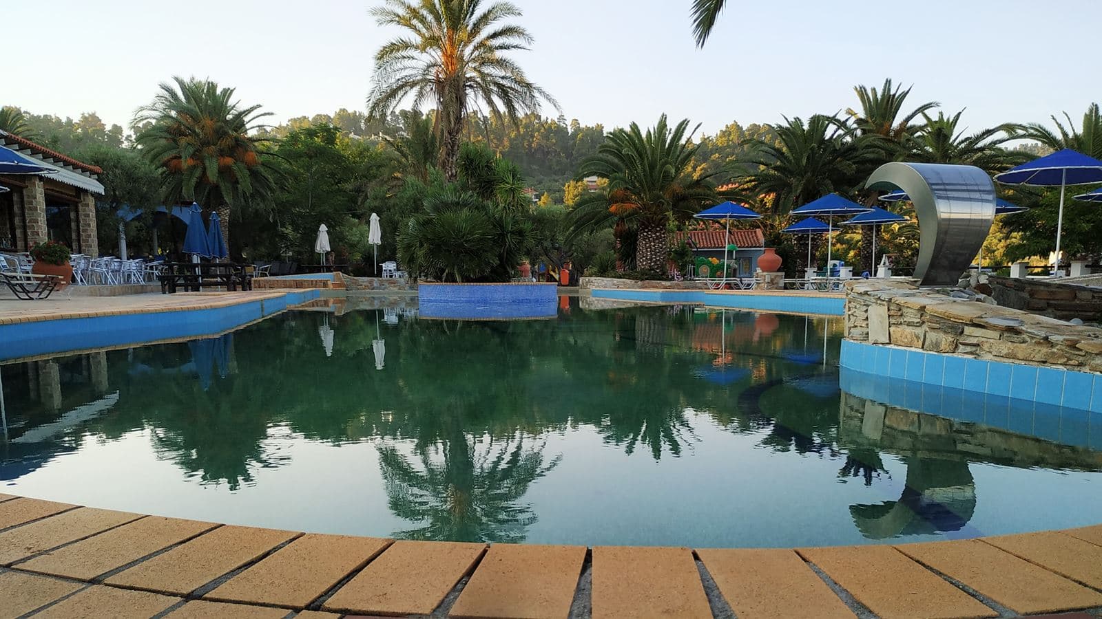 pools-outdoor-pool