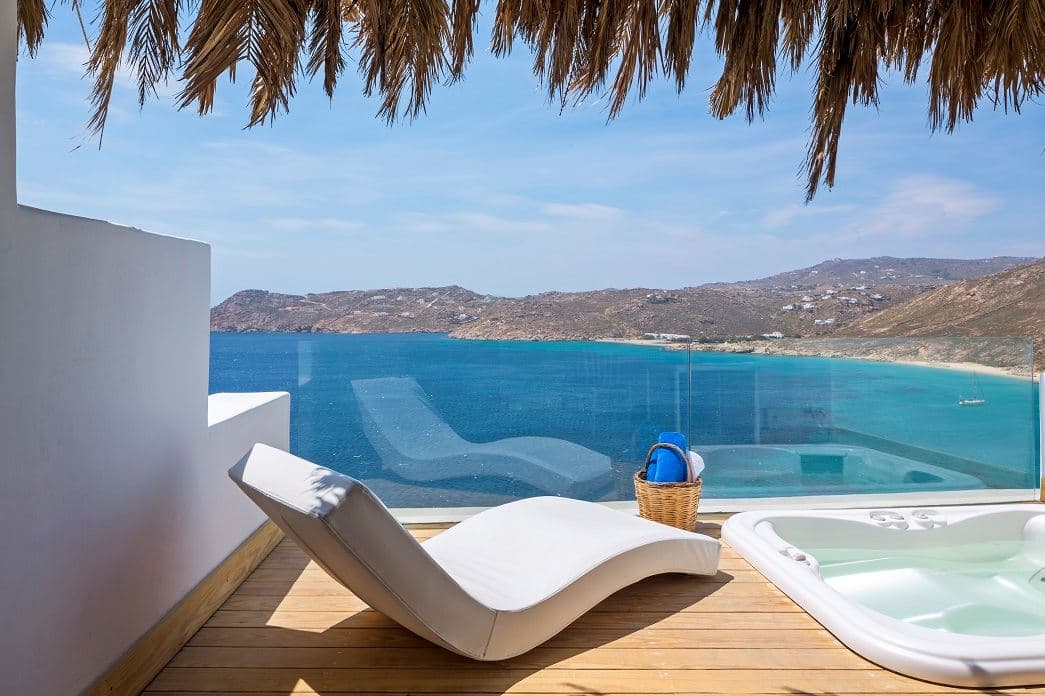 rooms-junior-suite-with-sea-view-and-outdoor-jetted-tub
