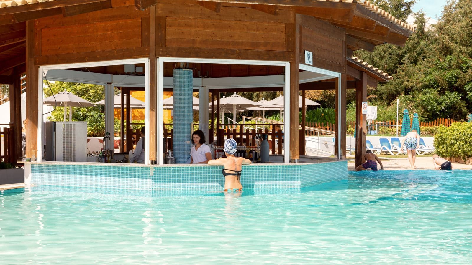 bars-idra-pool-bar