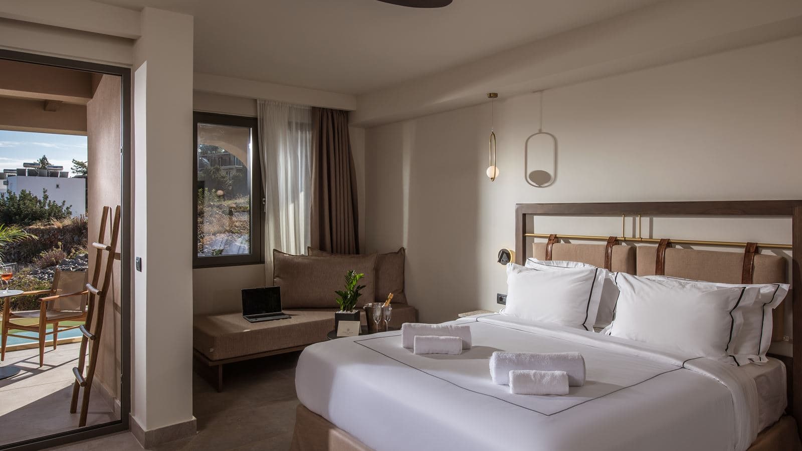 rooms-luxury-room-with-plunge-pool