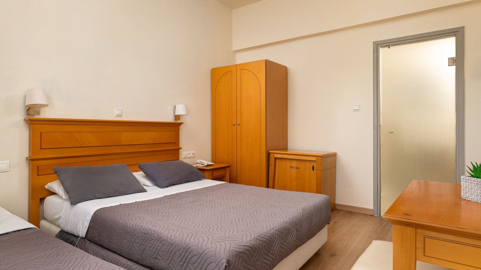 rooms-triple-room