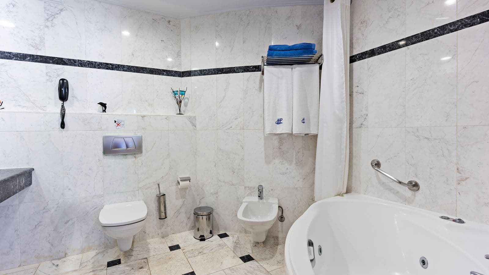 rooms-suite