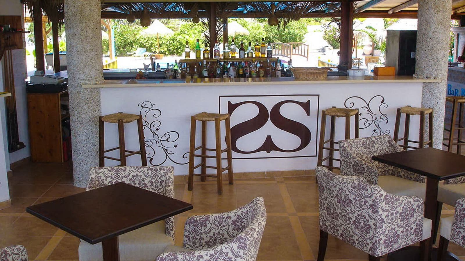 bars-pool-bar-snack