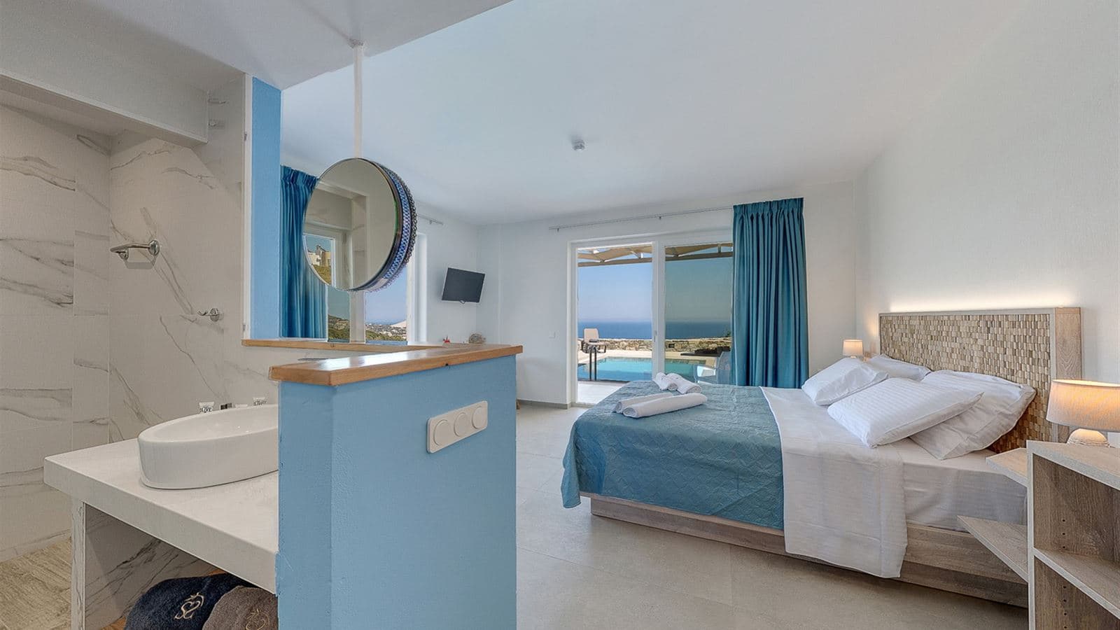 rooms-deluxe-double-suite-with-private-pool-sea-view-bb