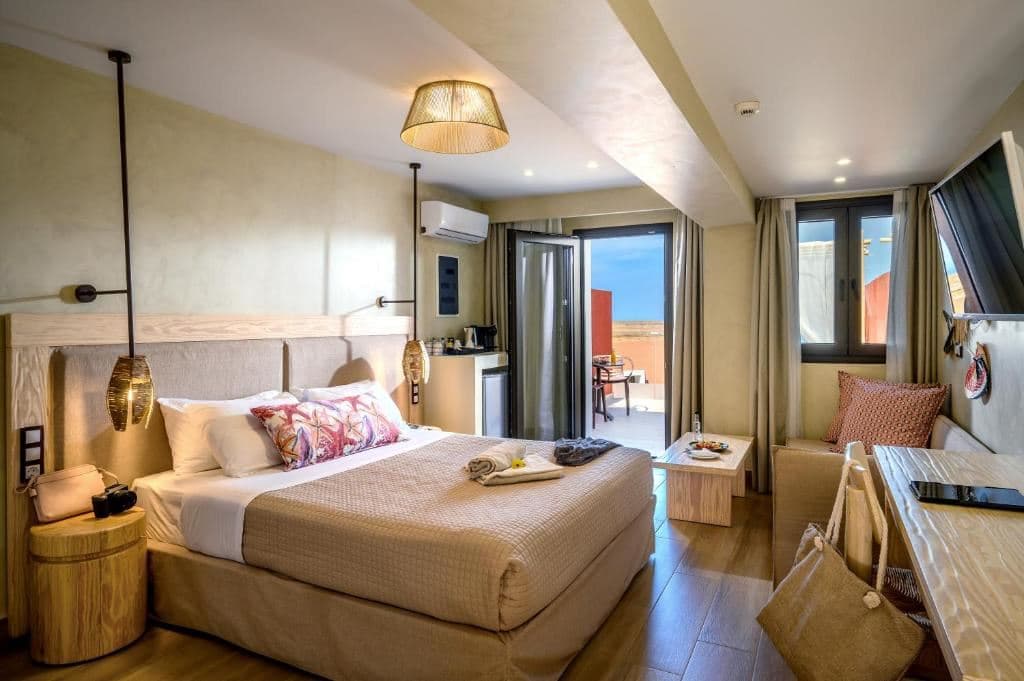 rooms-premium-room-sea-view-outdoor-jacuzzi