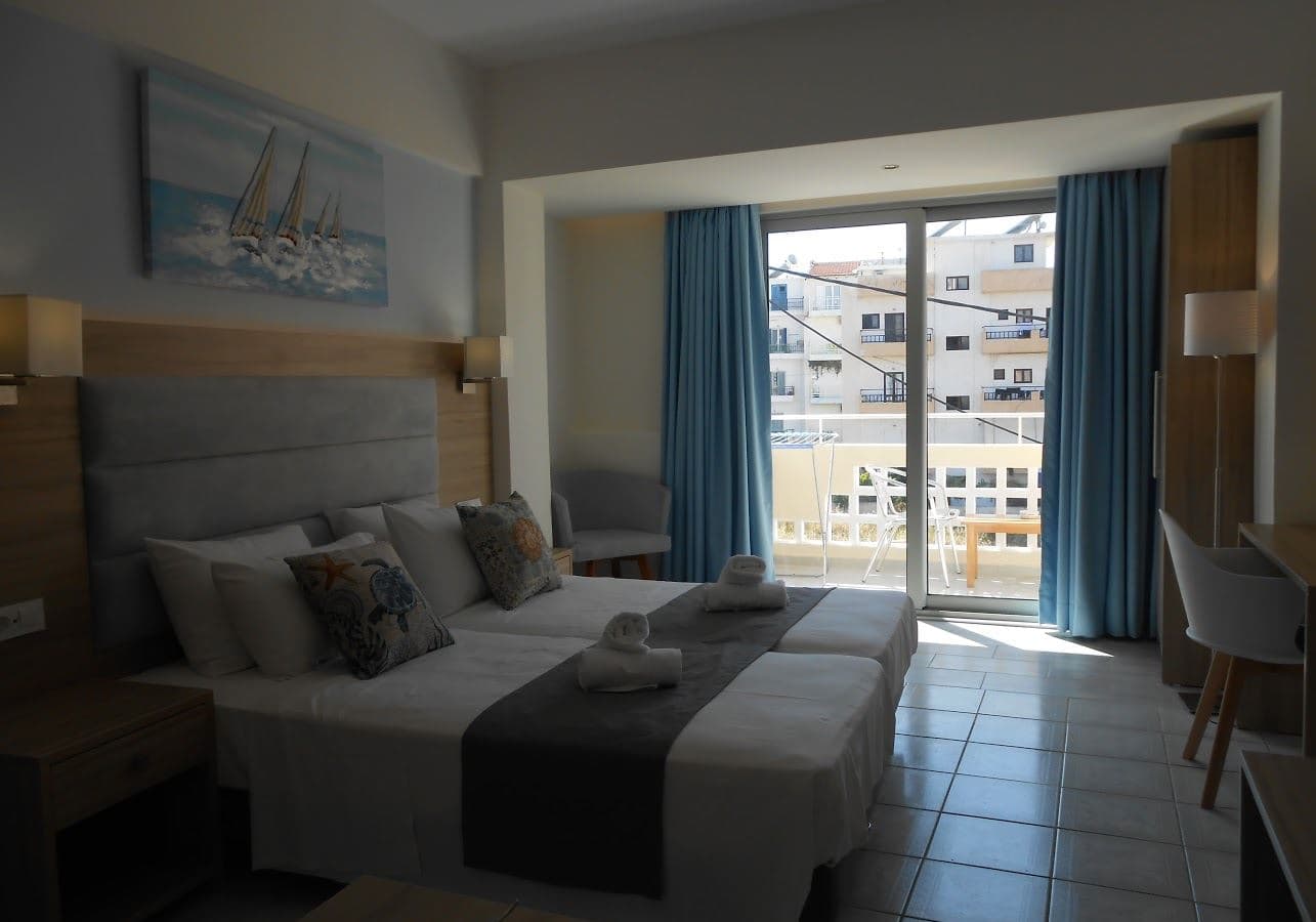 rooms-studio-apartment-city-view-balcony