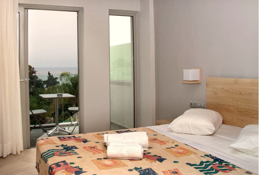 rooms-superior-room