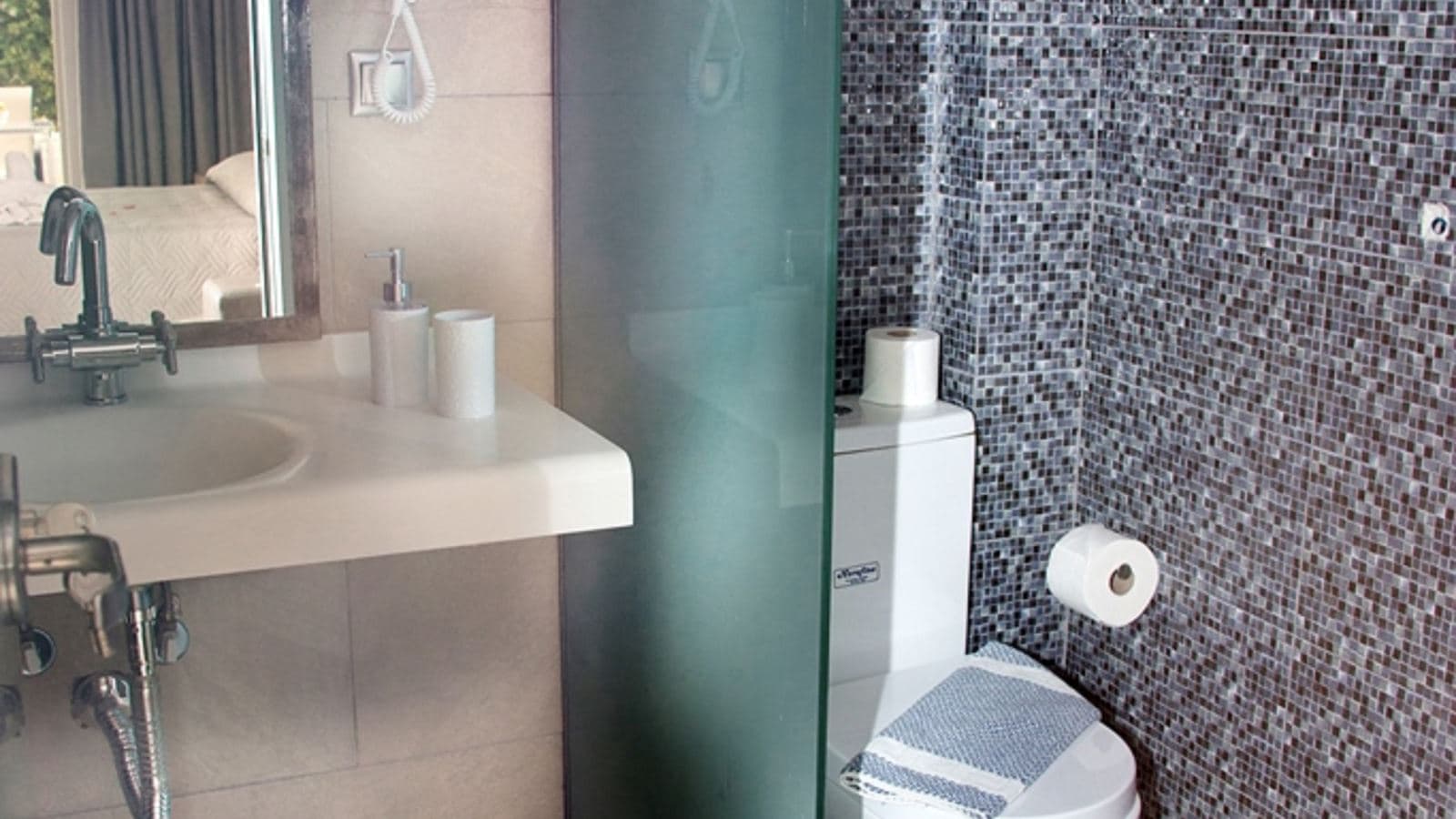 rooms-superior-room
