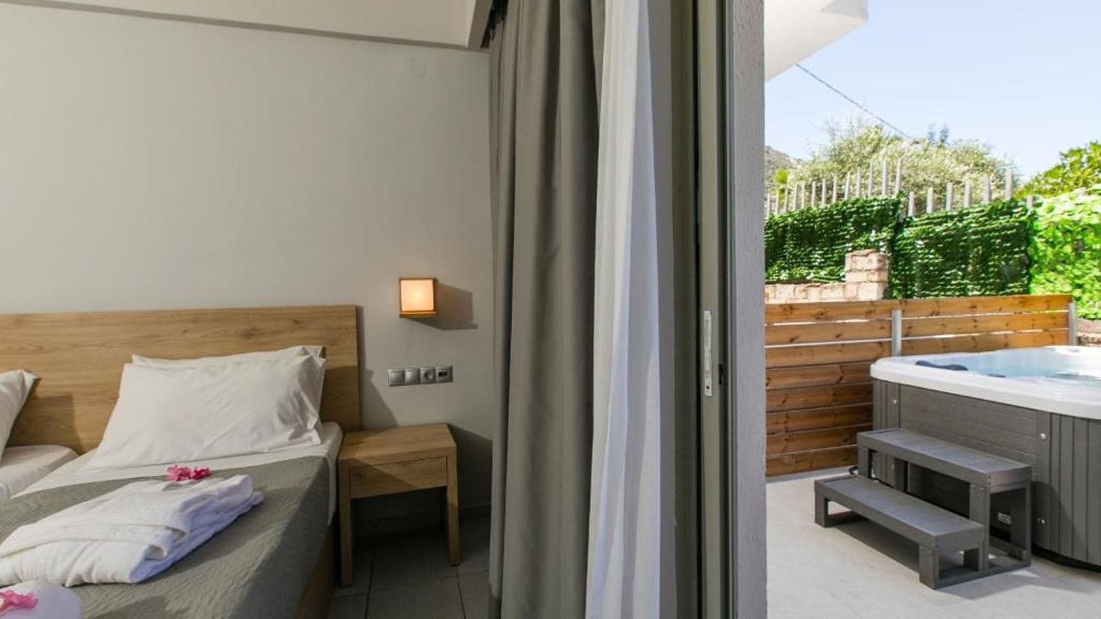 rooms-superior-double-jacuzzi