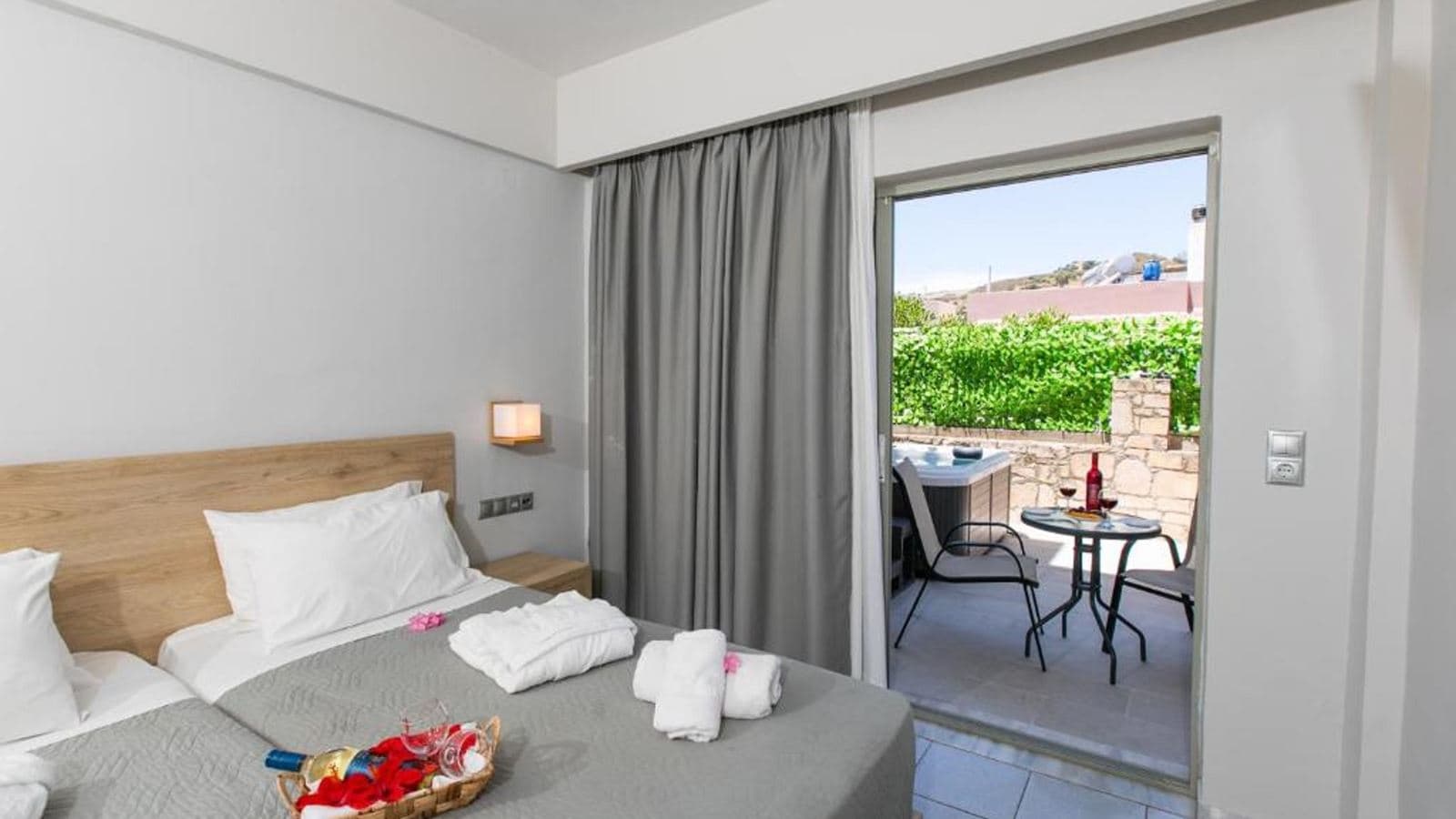 rooms-superior-double-jacuzzi