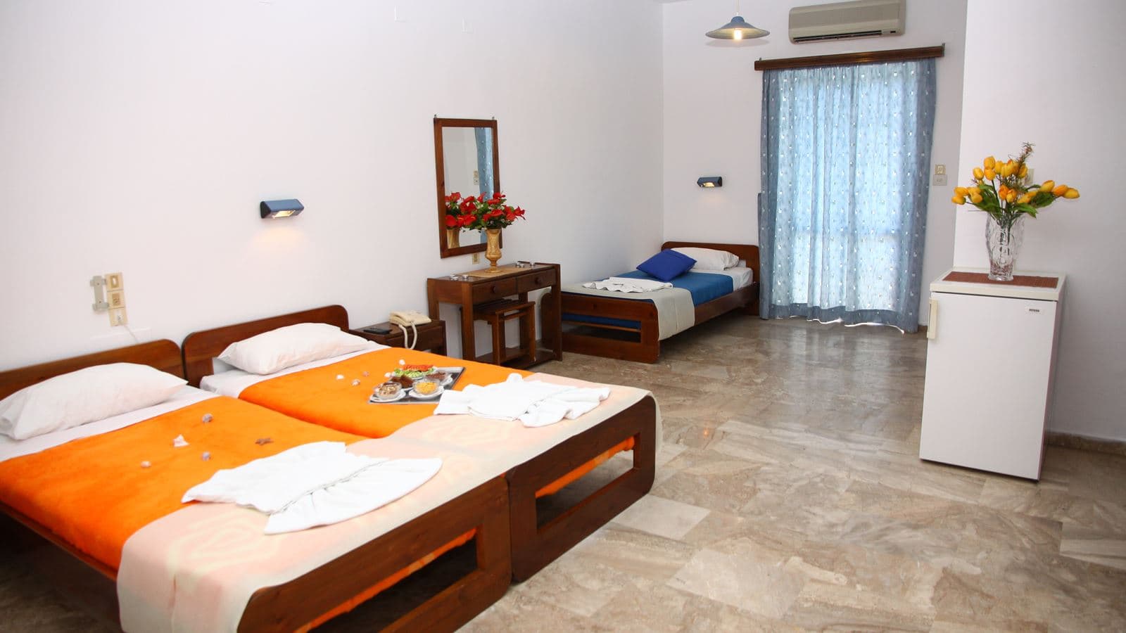 rooms-family-room-standard
