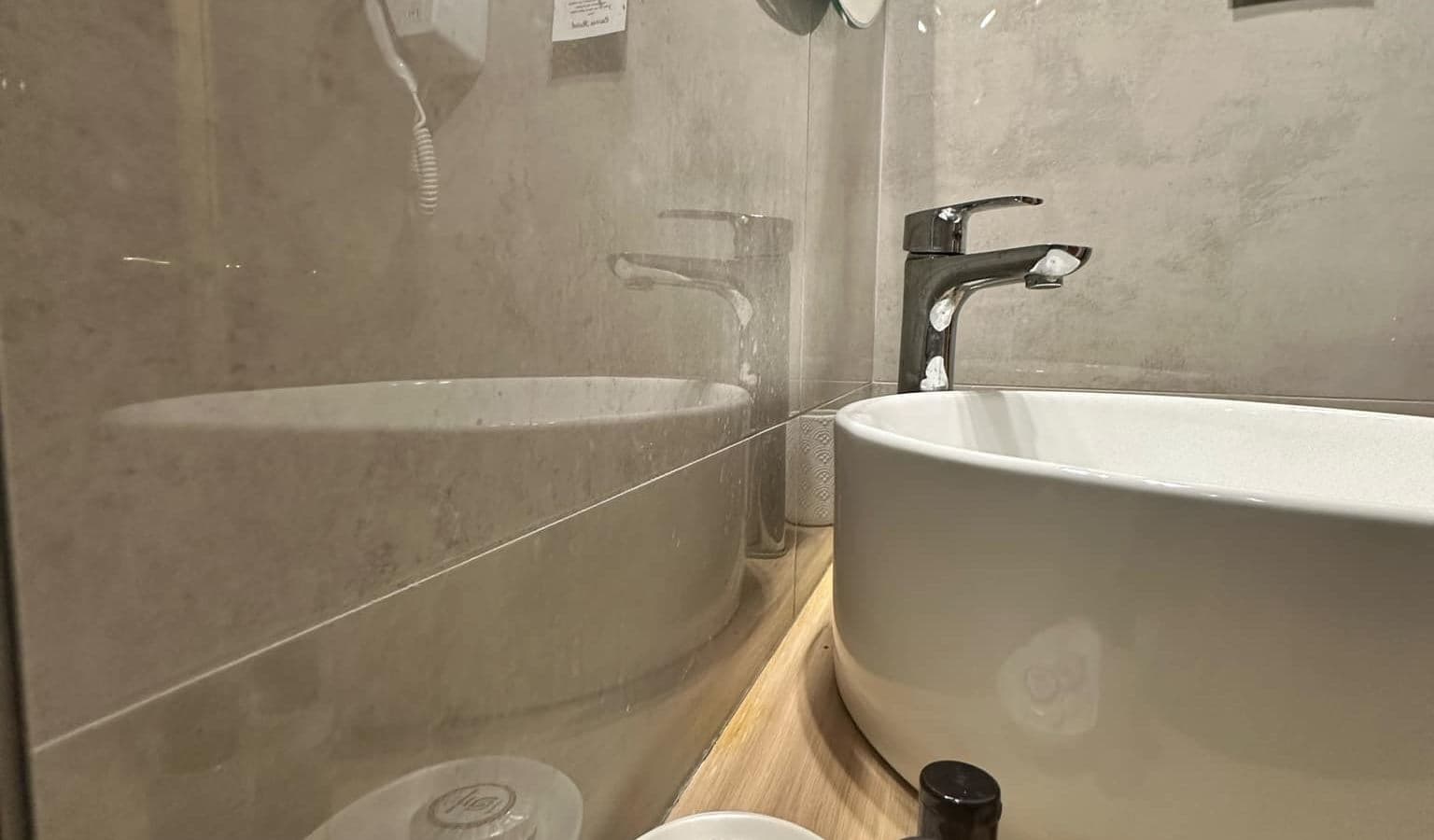rooms-superior-double-or-twin-room