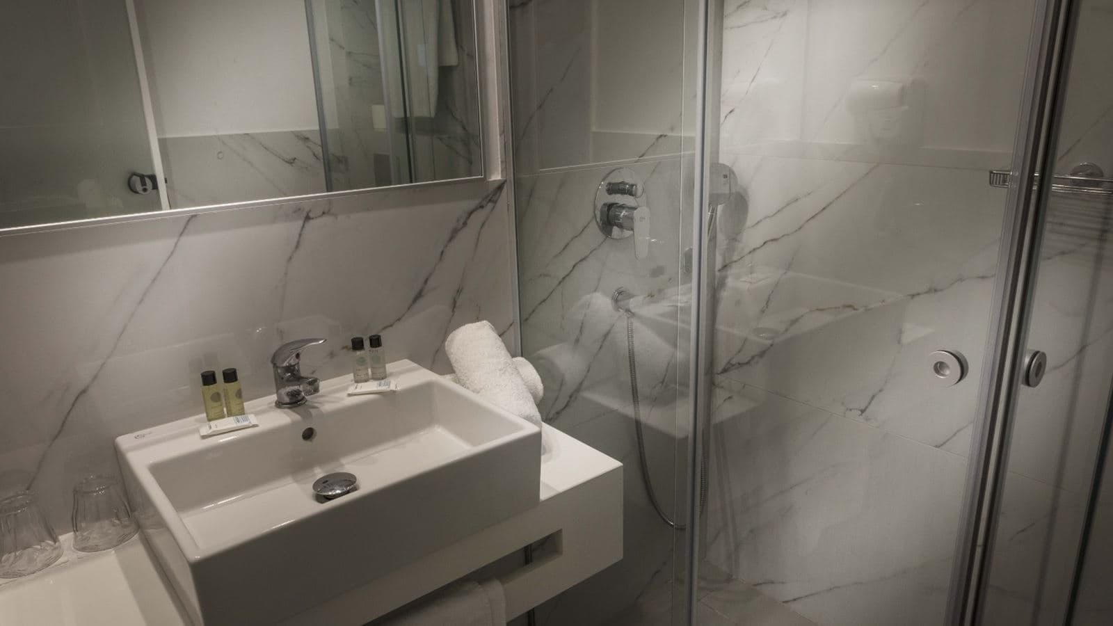 rooms-economy-room
