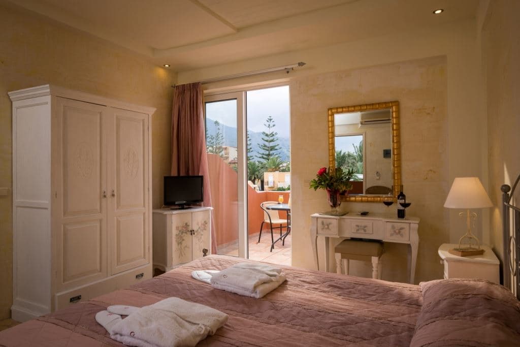 rooms-double-room--partial-sea-view