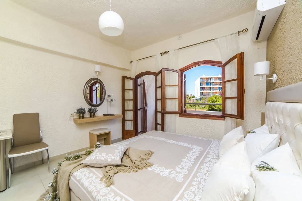 rooms-studio-superior-gardenland-view-balcony-or-terrace