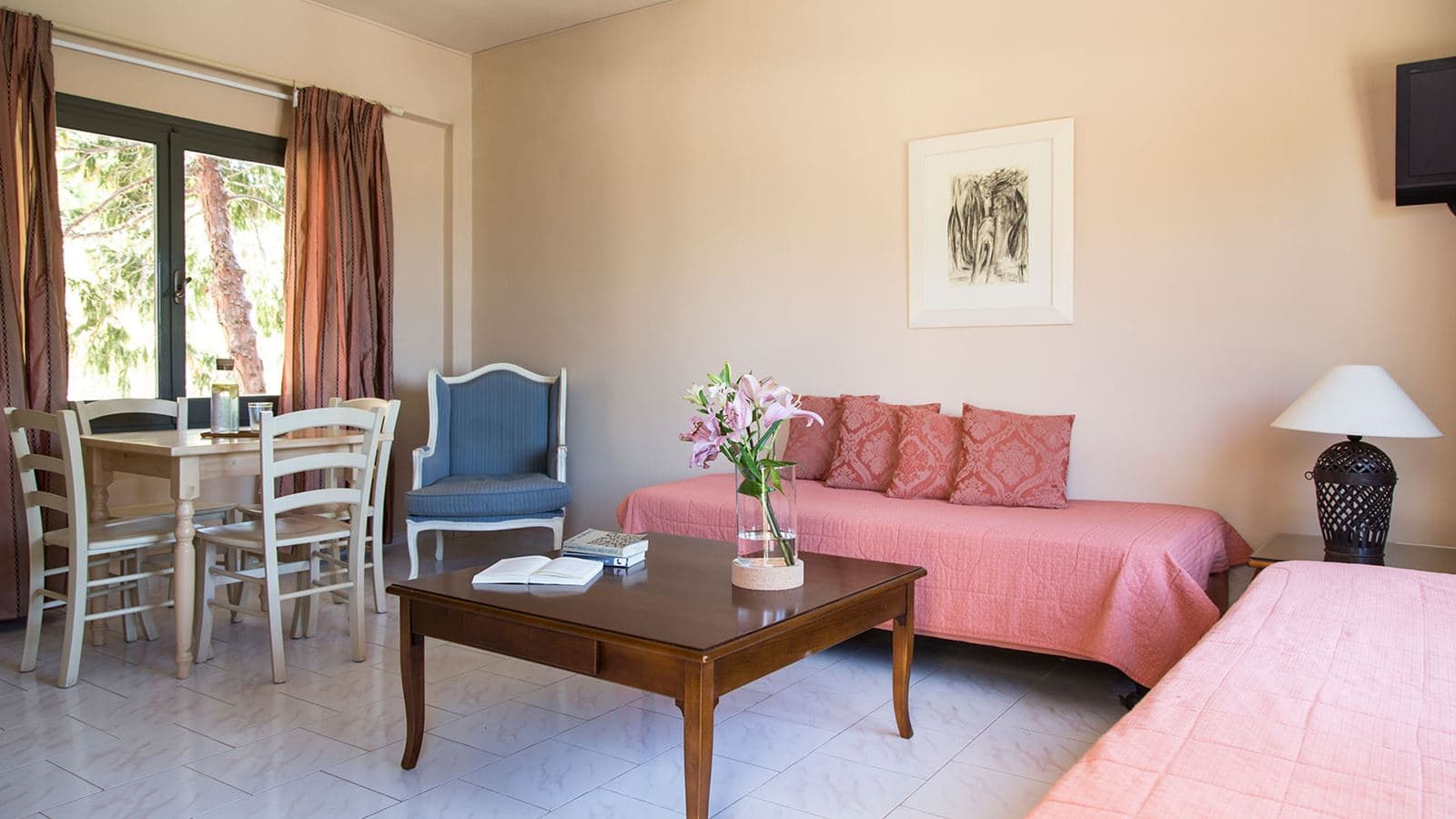rooms-family-room