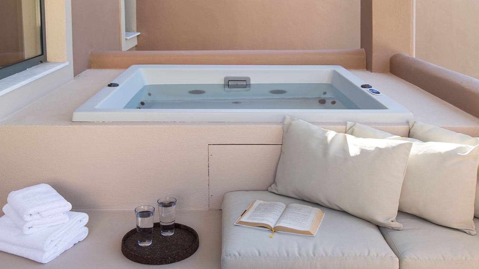 rooms-master-suite-private-jacuzzi