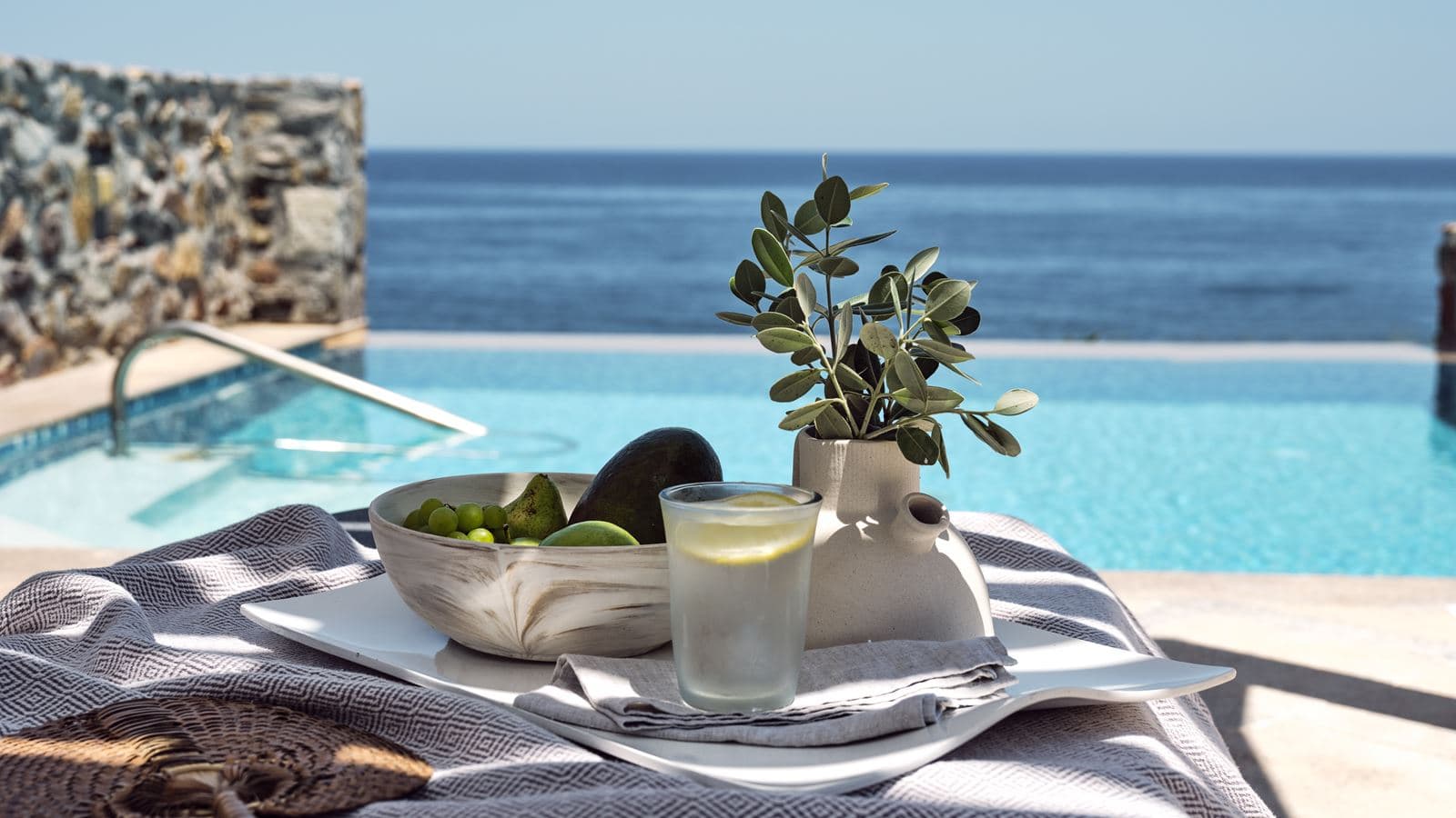 rooms-luxury-double-sea-view-with-private-pool