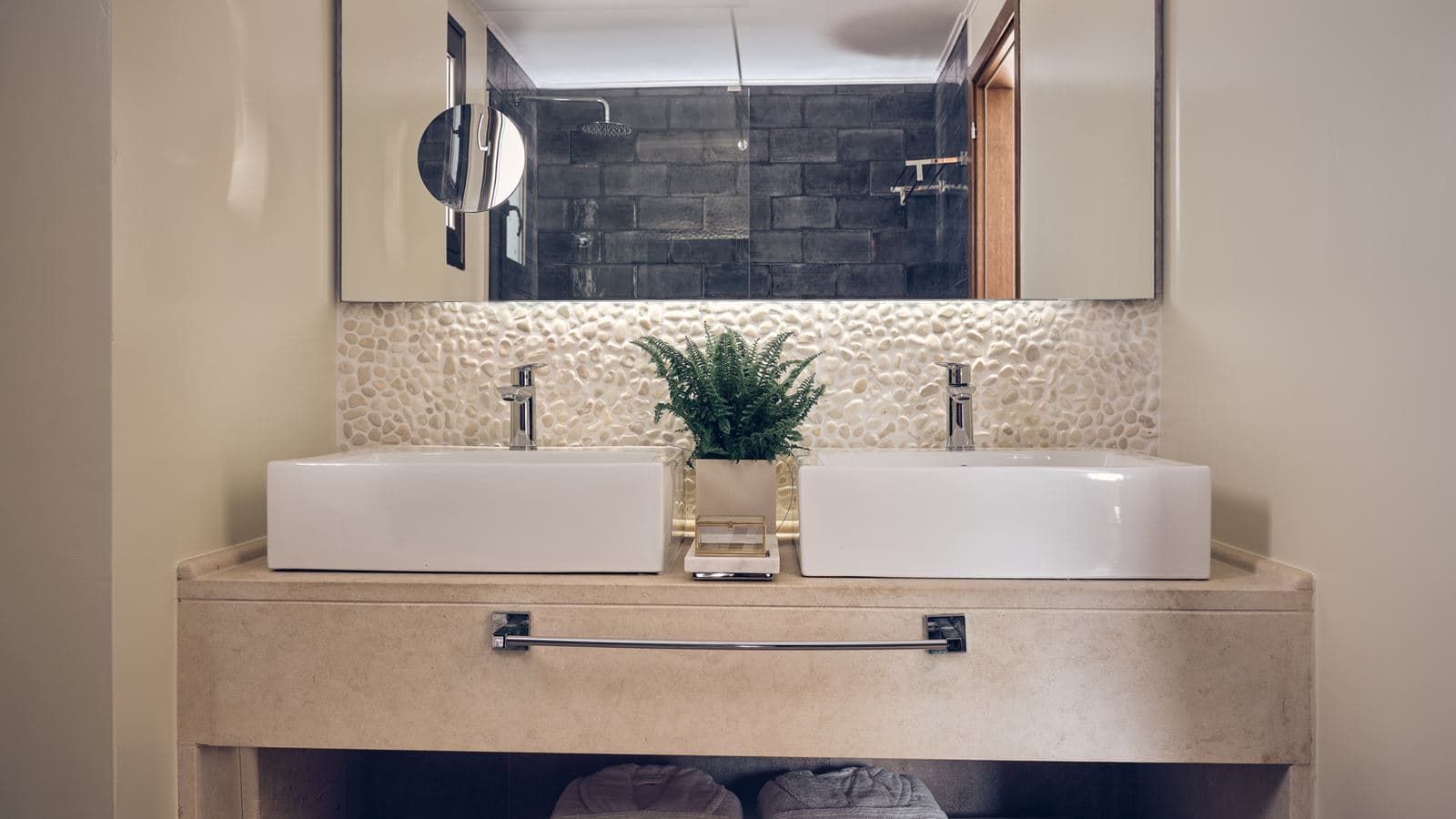 rooms-superior-double-sharing-pool-garden-view-single-use