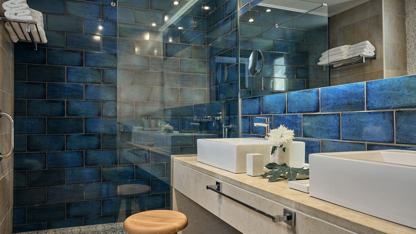 rooms-superior-double-sharing-pool-sea-view-single-use