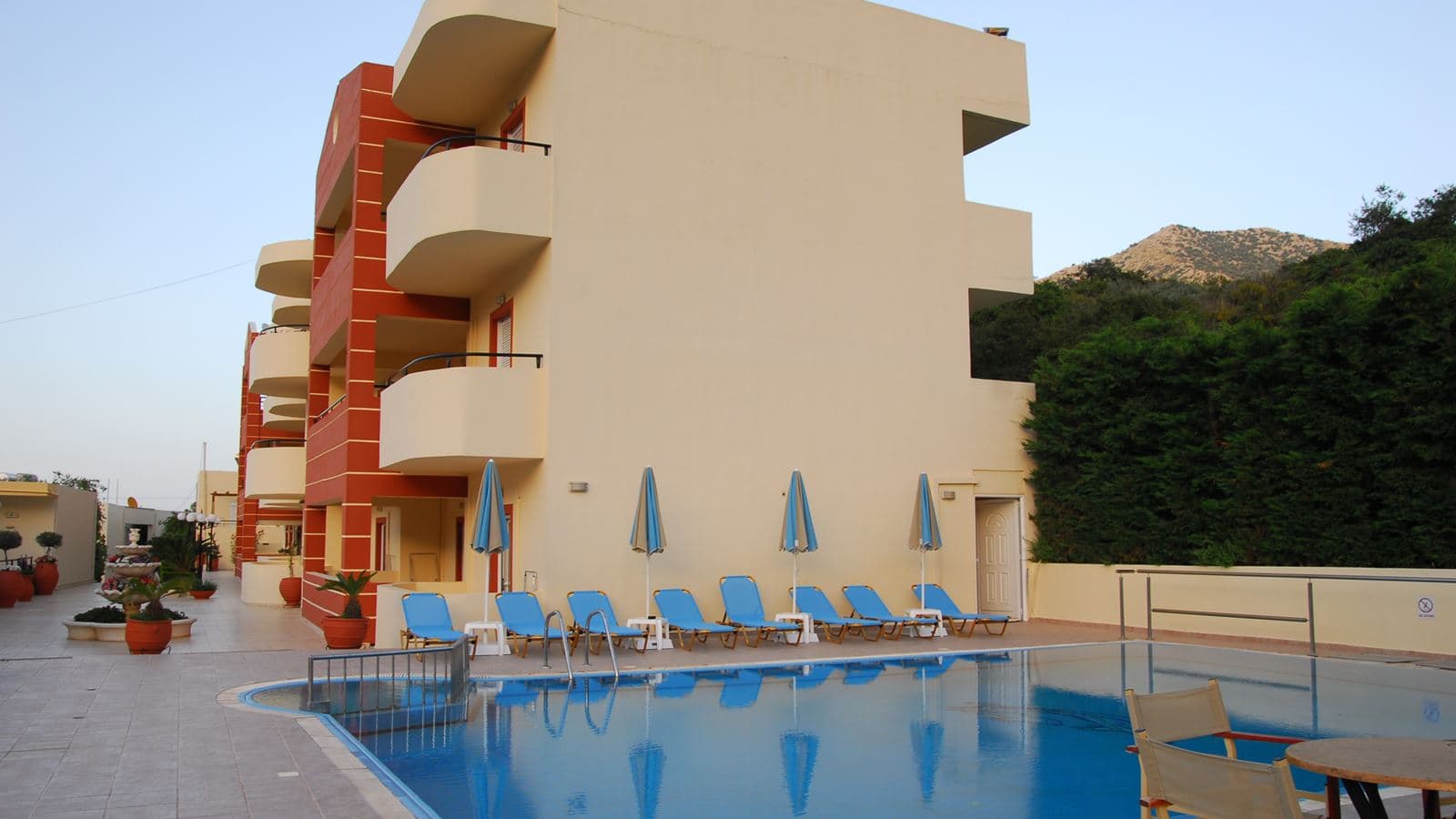 pools-outdoor-pool
