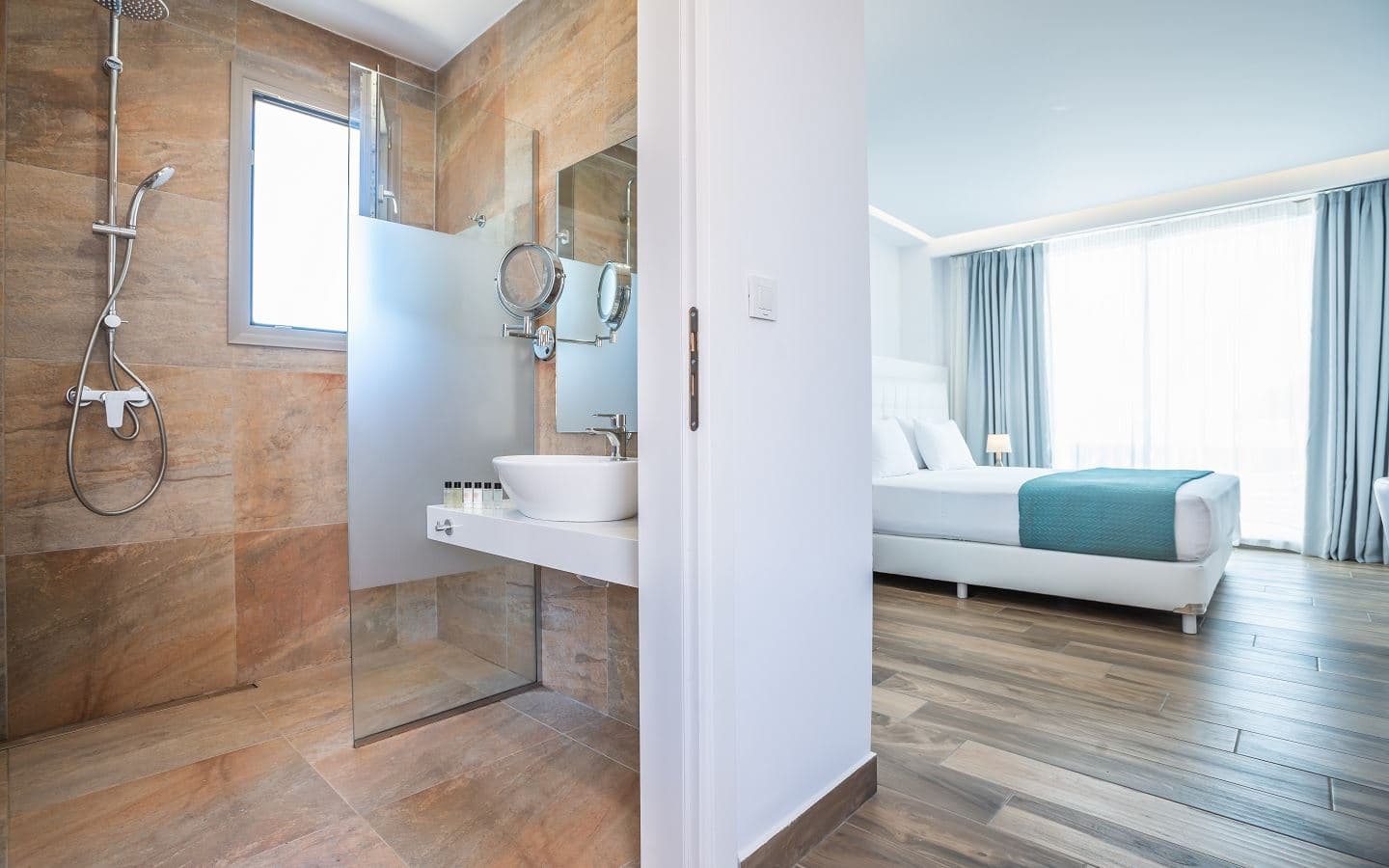 rooms-junior-suite-sea-view