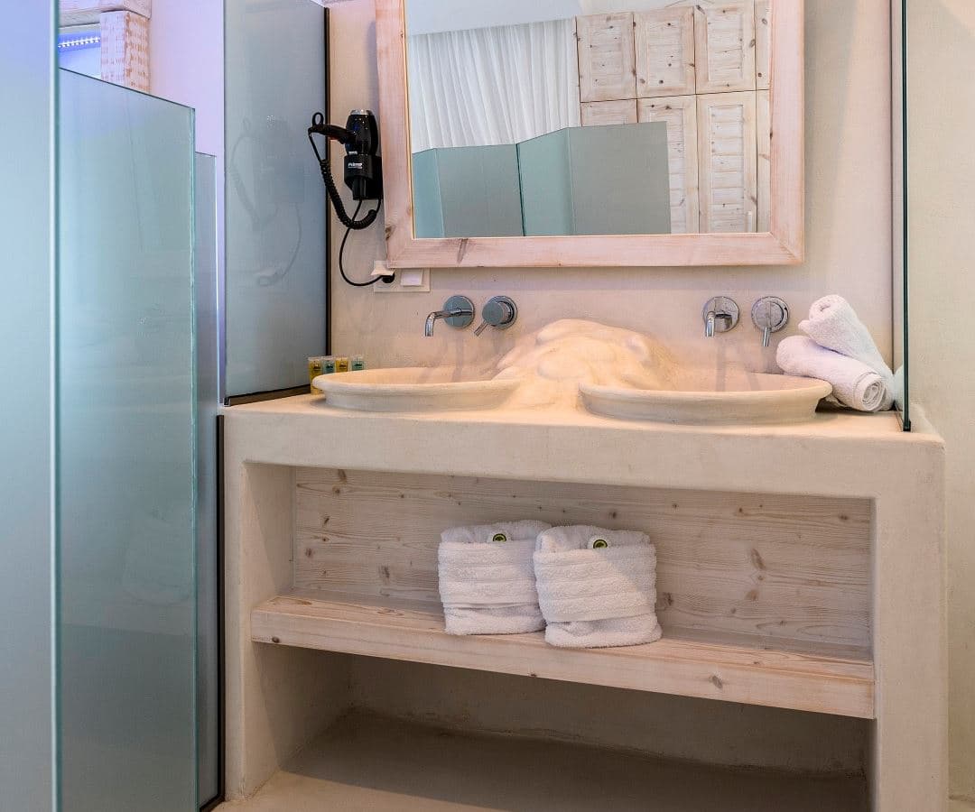 rooms-suite-balcony