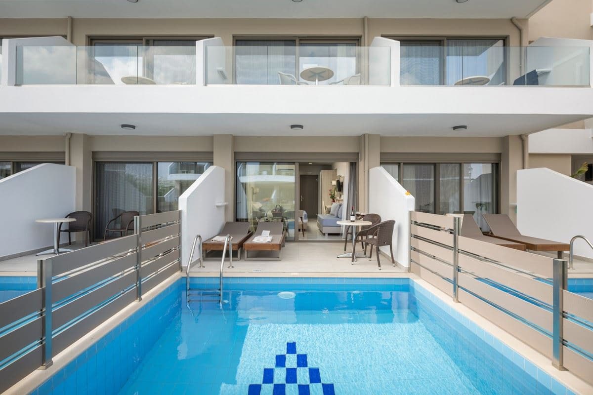 rooms-premium-room-private-pool-for-single-use