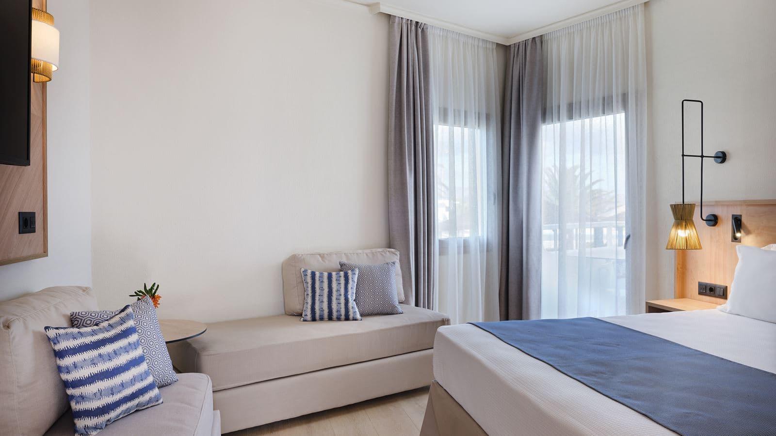 rooms-quadruple-side-sea-view