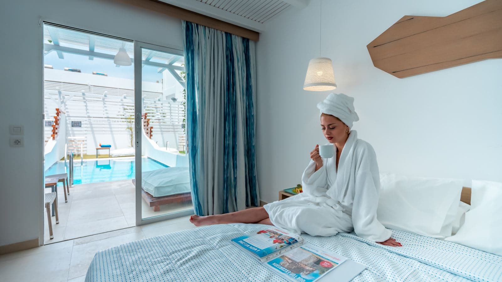 rooms-premium-double-privatepool-with-balcony
